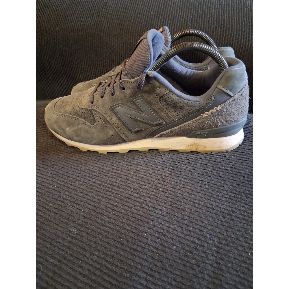 New Balance 696 Shoes Womens Size‎ 9 Gray Suede Casual Running Sneakers WL696BY